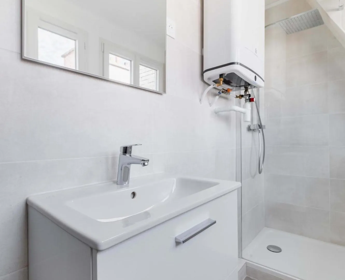 Jolie Studio Loft 35M2 Bien Equipe 4P - Paris 20 Apartment