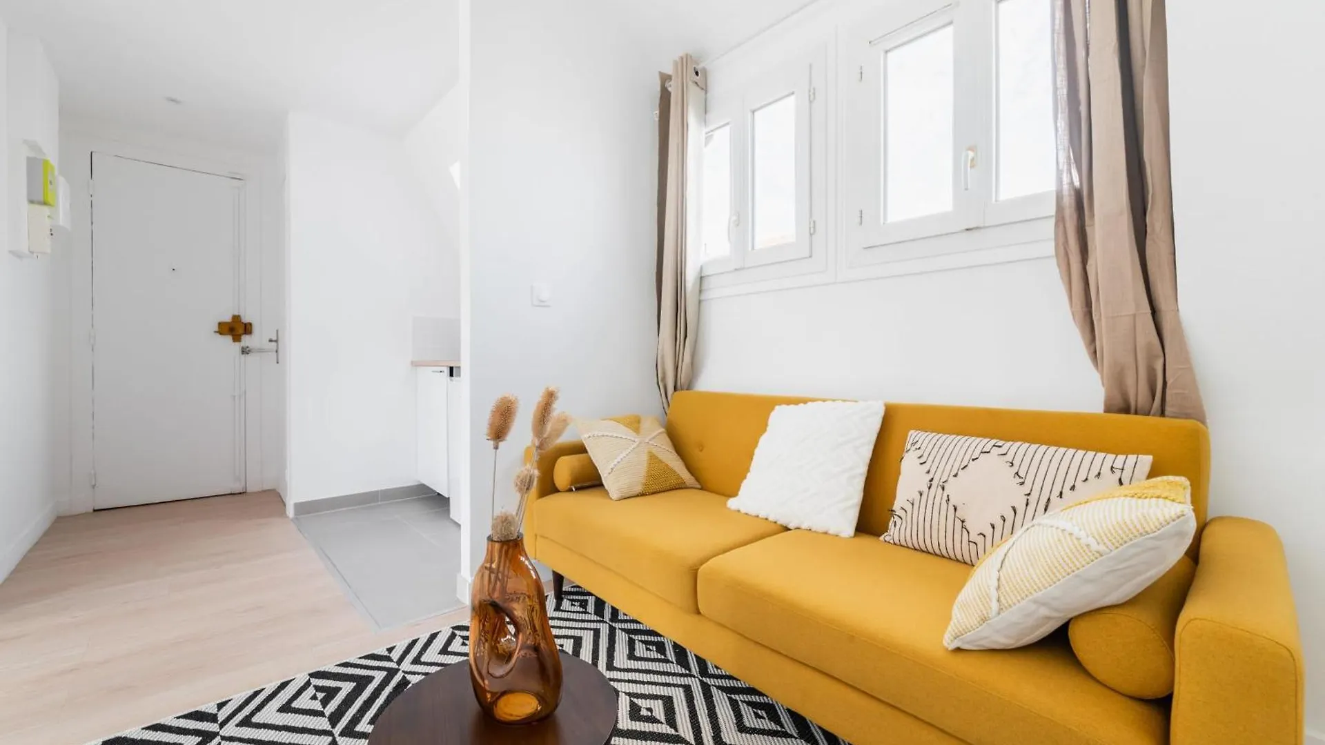 Jolie Studio Loft 35M2 Bien Equipe 4P - Paris 20 Apartment France
