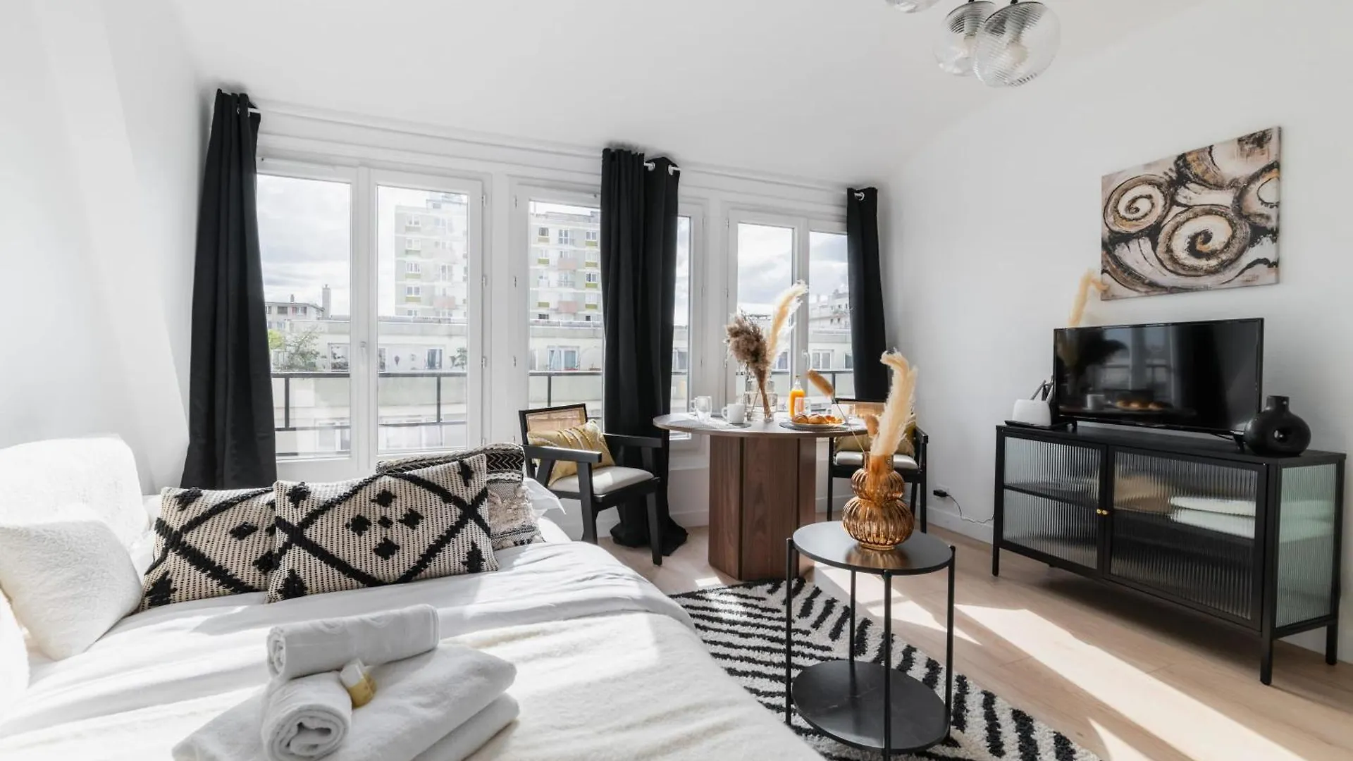 Jolie Studio Loft 35M2 Bien Equipe 4P - Paris 20 Apartment