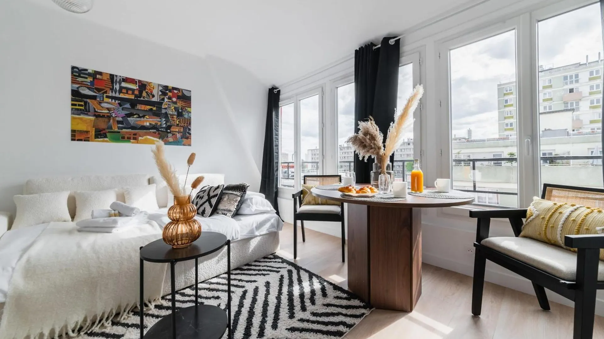 Jolie Studio Loft 35M2 Bien Equipe 4P - Paris 20 Apartment 0*,  France