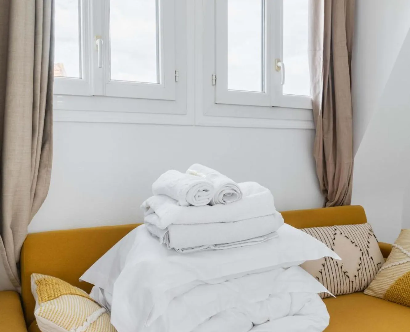 Jolie Studio Loft 35M2 Bien Equipe 4P - Paris 20 Apartment